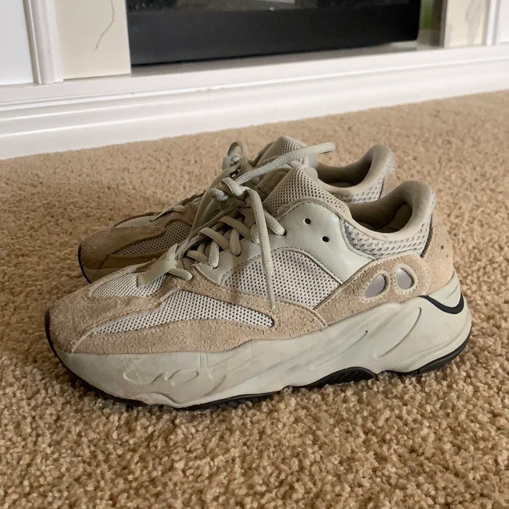 Yeezy Boost 700